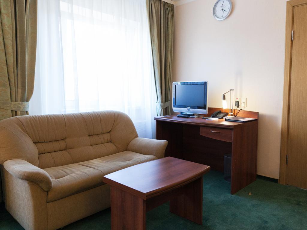 Maxima Slavia Hotel Moscow Room photo